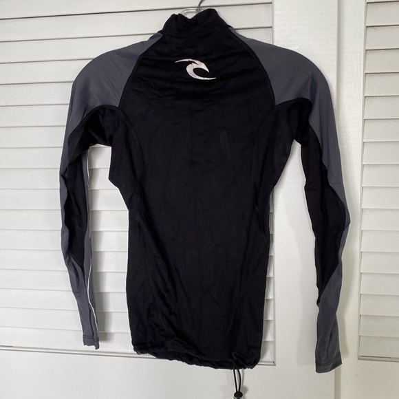 Rip Curl Long sleeve drawstring bottom surf shirt - Picture 4 of 5